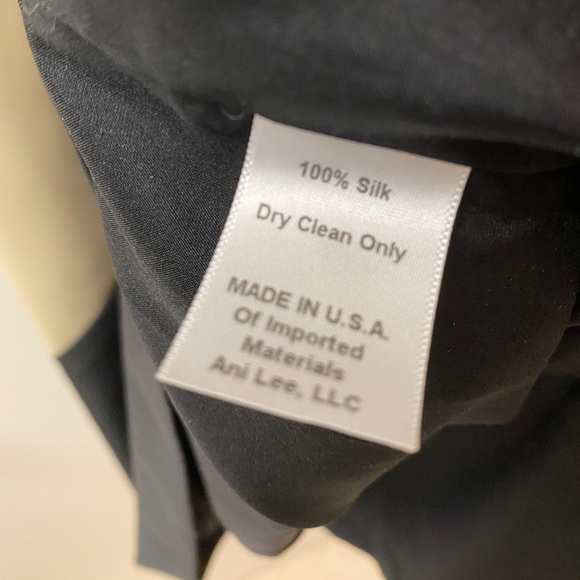 Anilee Tan and Black Strapless Sweetheart Dress - Picture 3 of 4